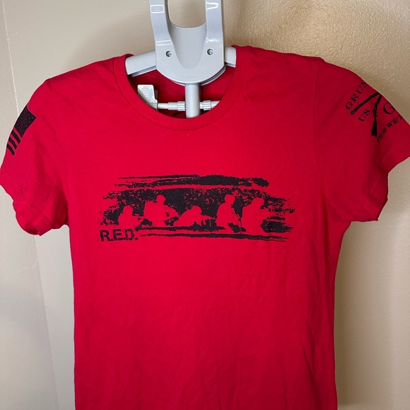 Grunt Style Women’s Red Graphic Tee - Picture 1 of 6